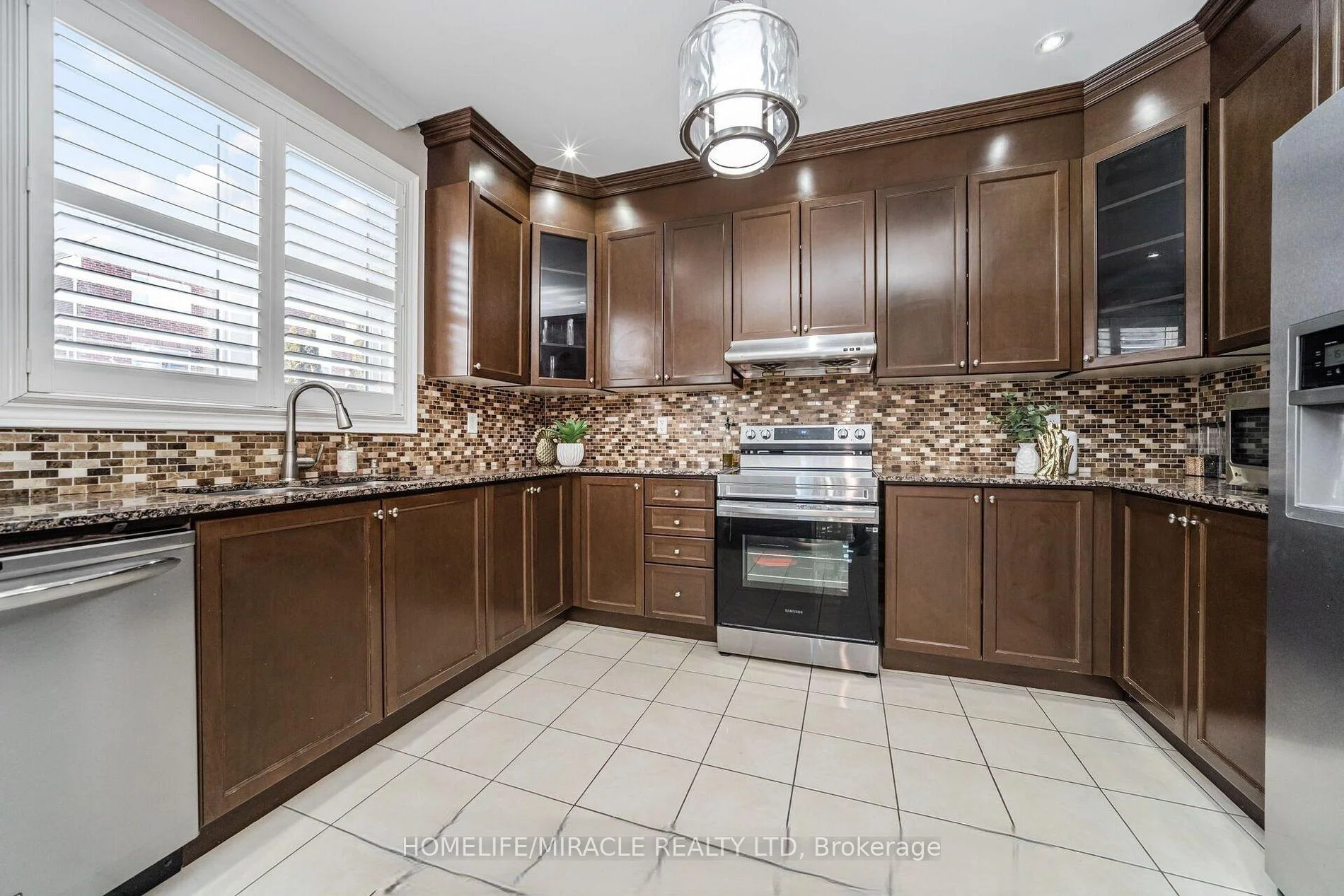 Photo 30 of 24 Haywood Drive, Brampton, Credit Valley — HOMEH