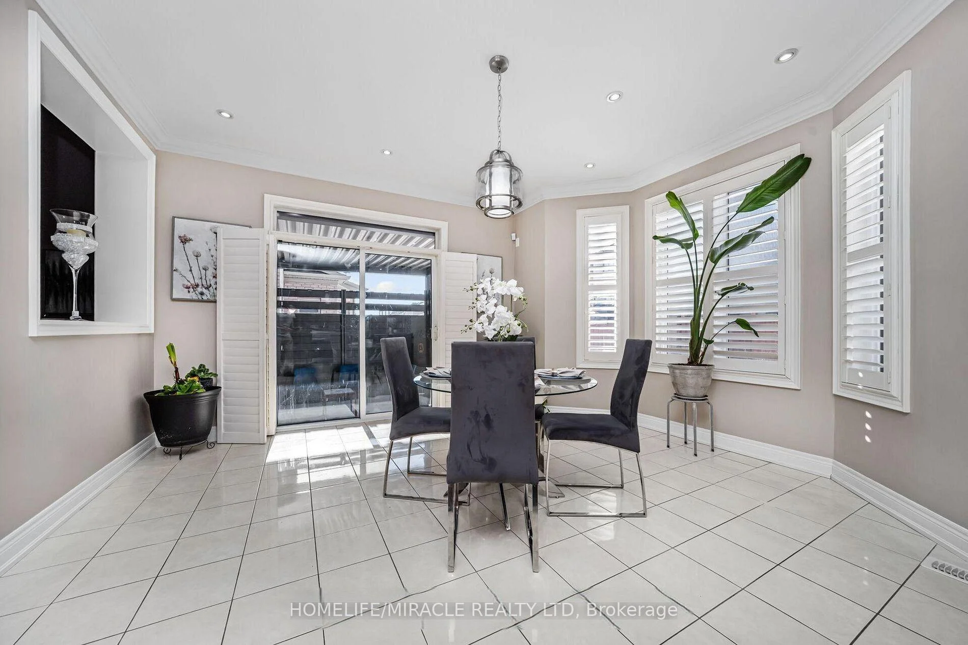 Photo 36 of 24 Haywood Drive, Brampton, Credit Valley — HOMEH