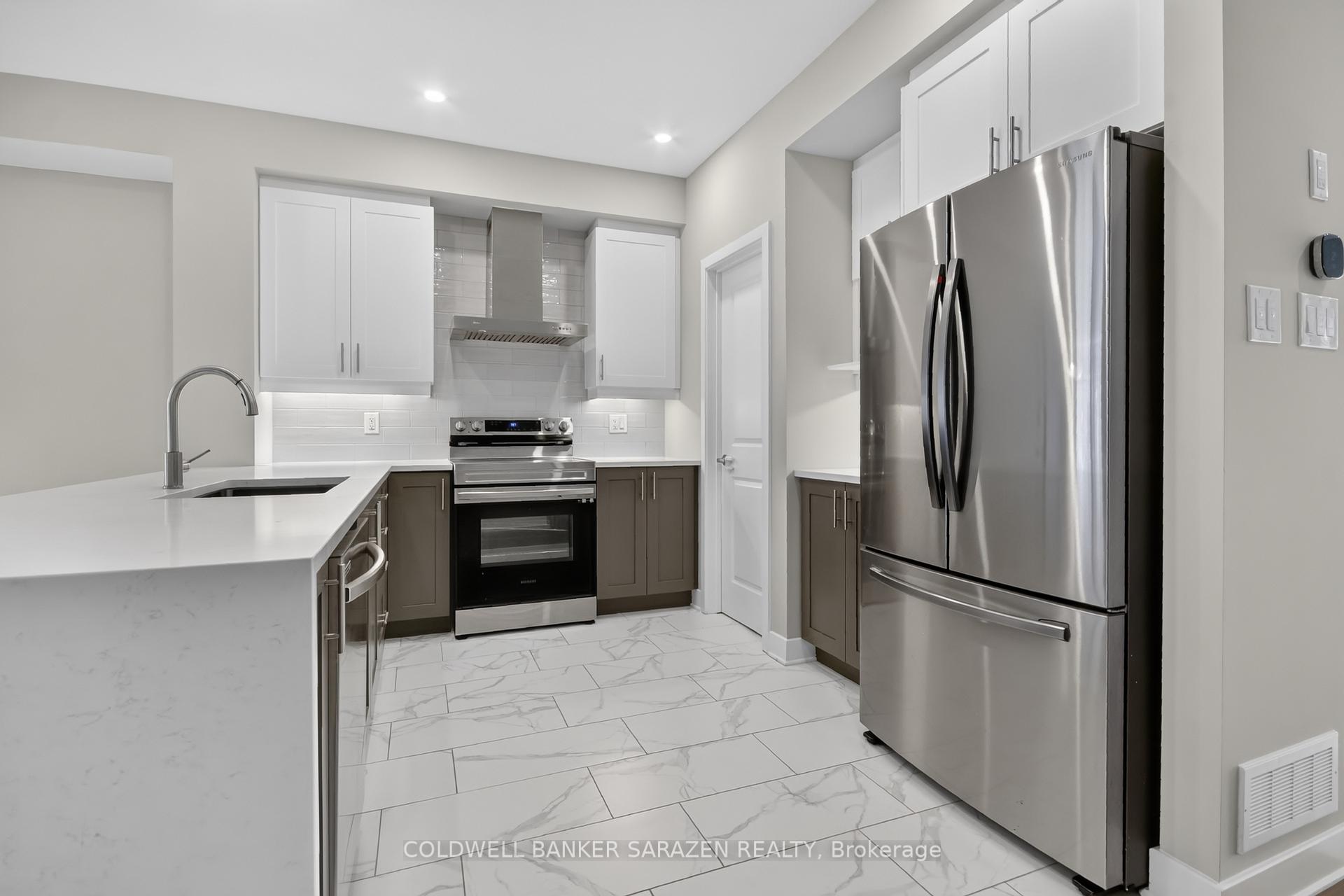 Photo 5 of 330 Whitham Crescent, North Grenville, Kemptville — HOMEH
