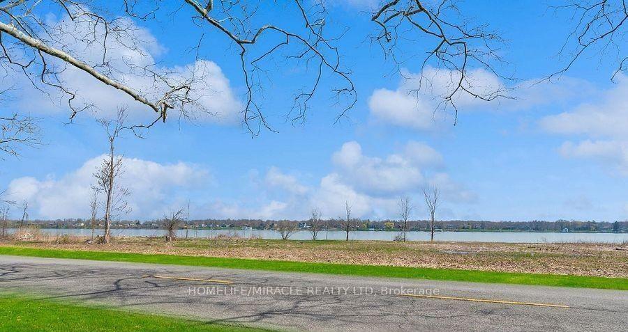 Photo 2 of 3035 Niagara Parkway, Fort Erie, Black Creek — HOMEH