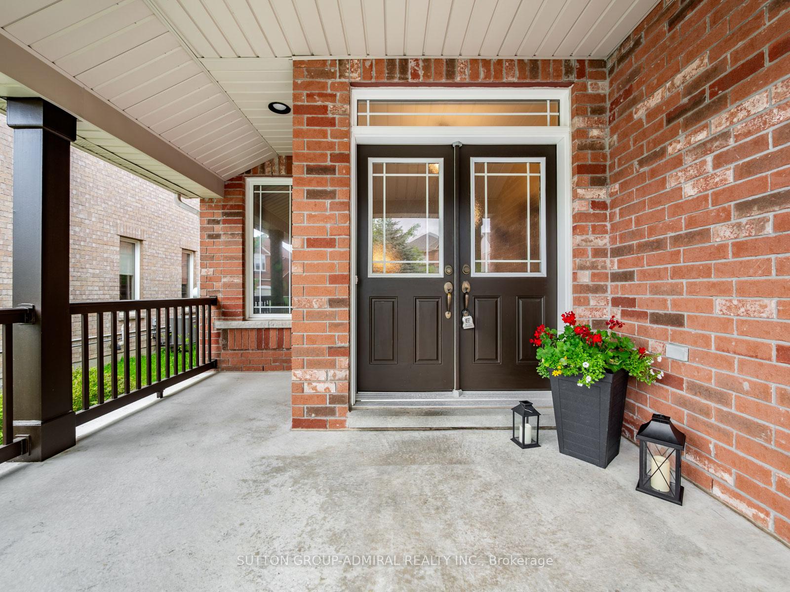 Photo 5 of 23 Kerr Lane, Aurora, Bayview Northeast — HOMEH