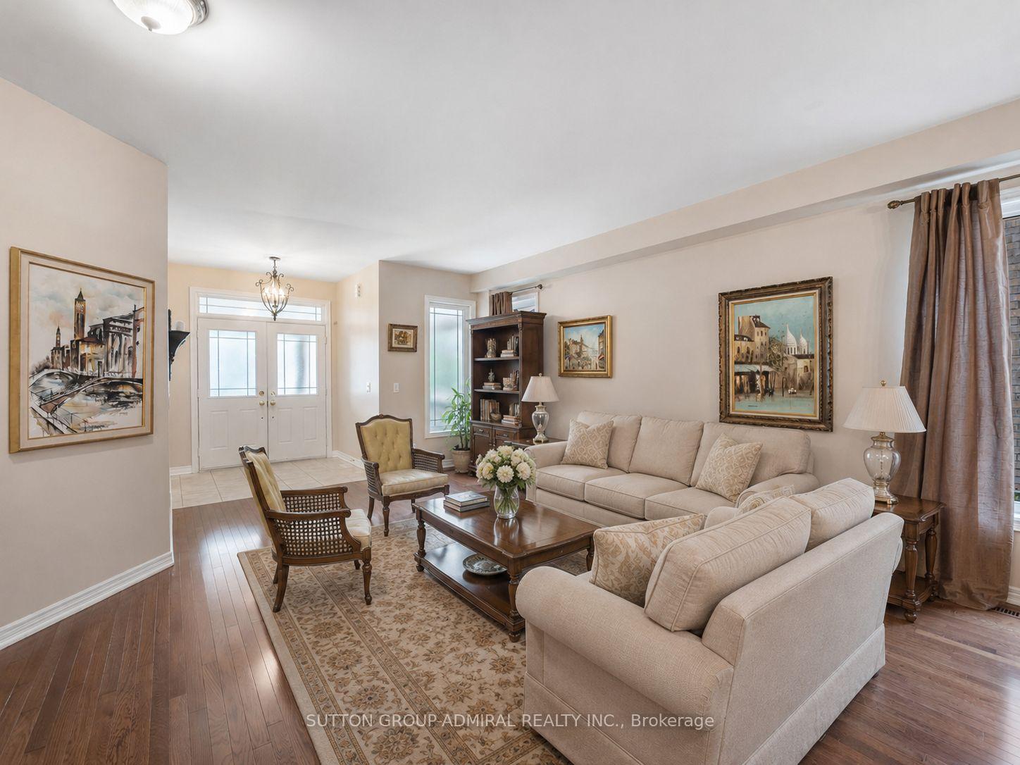 Photo 6 of 23 Kerr Lane, Aurora, Bayview Northeast — HOMEH