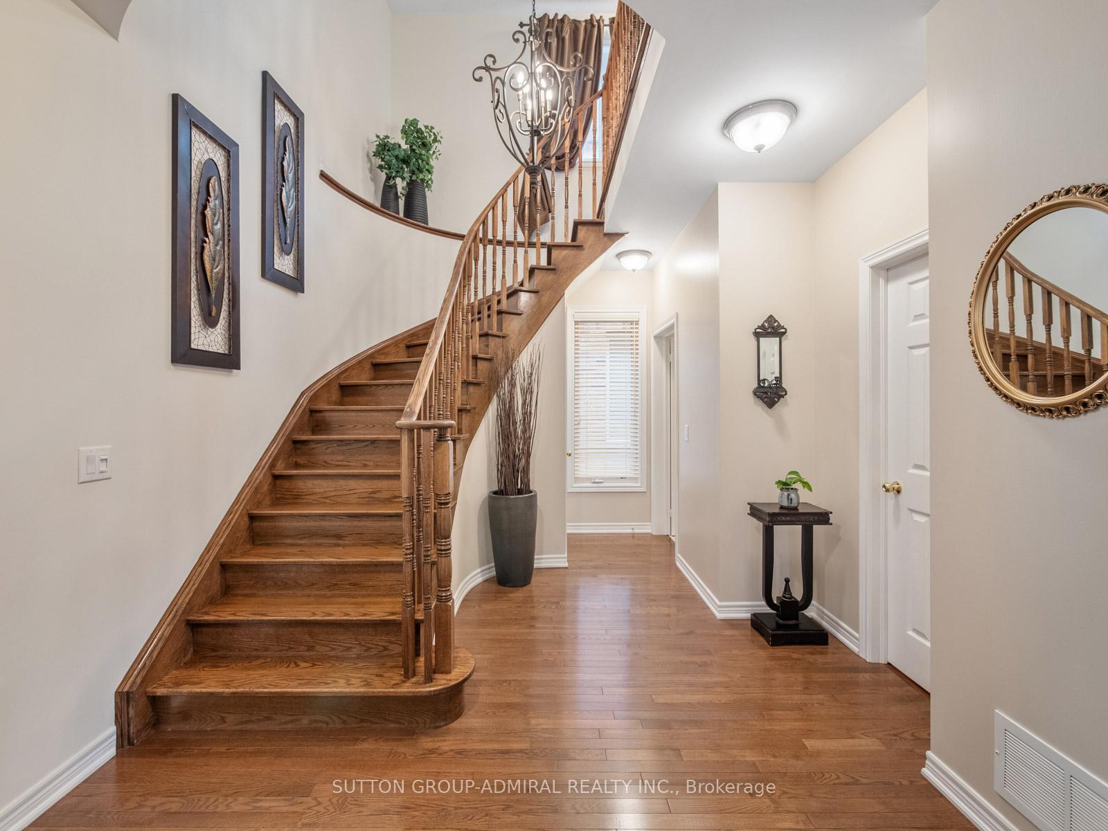 Photo 8 of 23 Kerr Lane, Aurora, Bayview Northeast — HOMEH