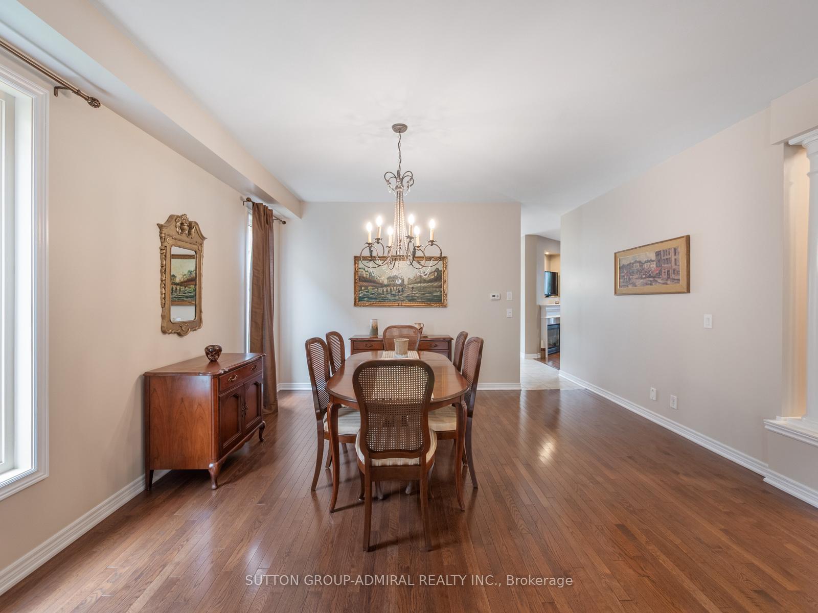 Photo 11 of 23 Kerr Lane, Aurora, Bayview Northeast — HOMEH