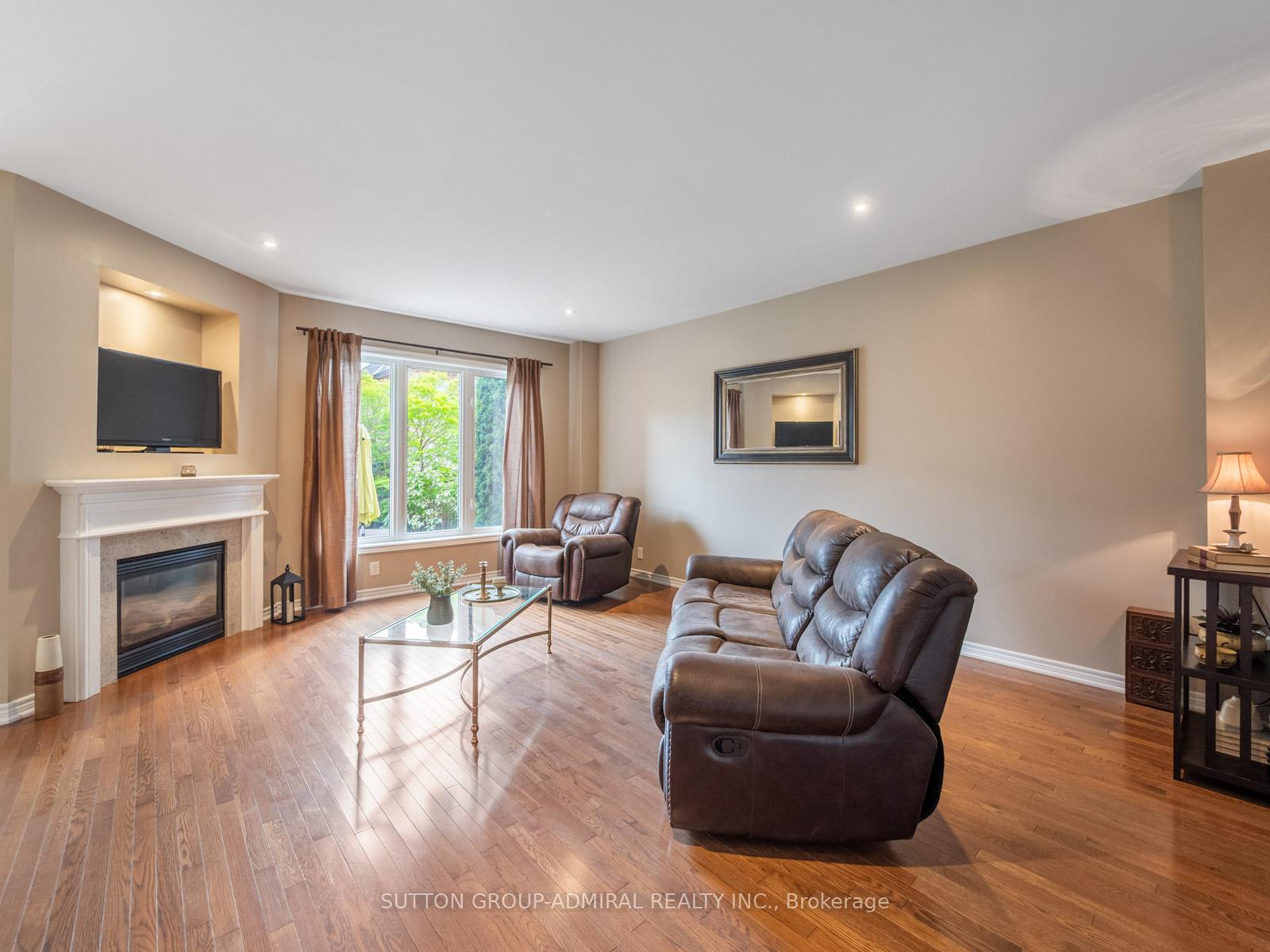 Photo 20 of 23 Kerr Lane, Aurora, Bayview Northeast — HOMEH