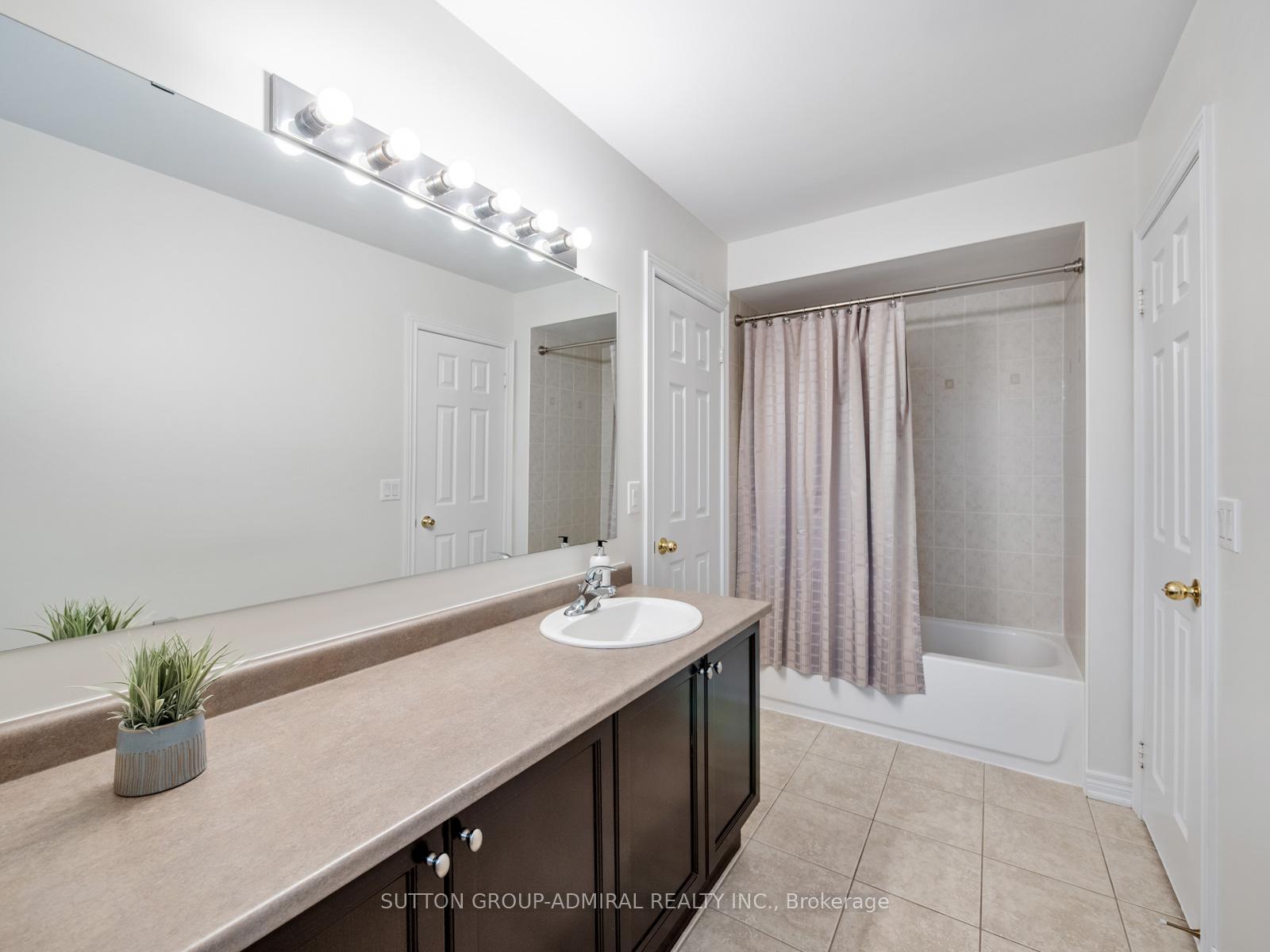 Photo 36 of 23 Kerr Lane, Aurora, Bayview Northeast — HOMEH