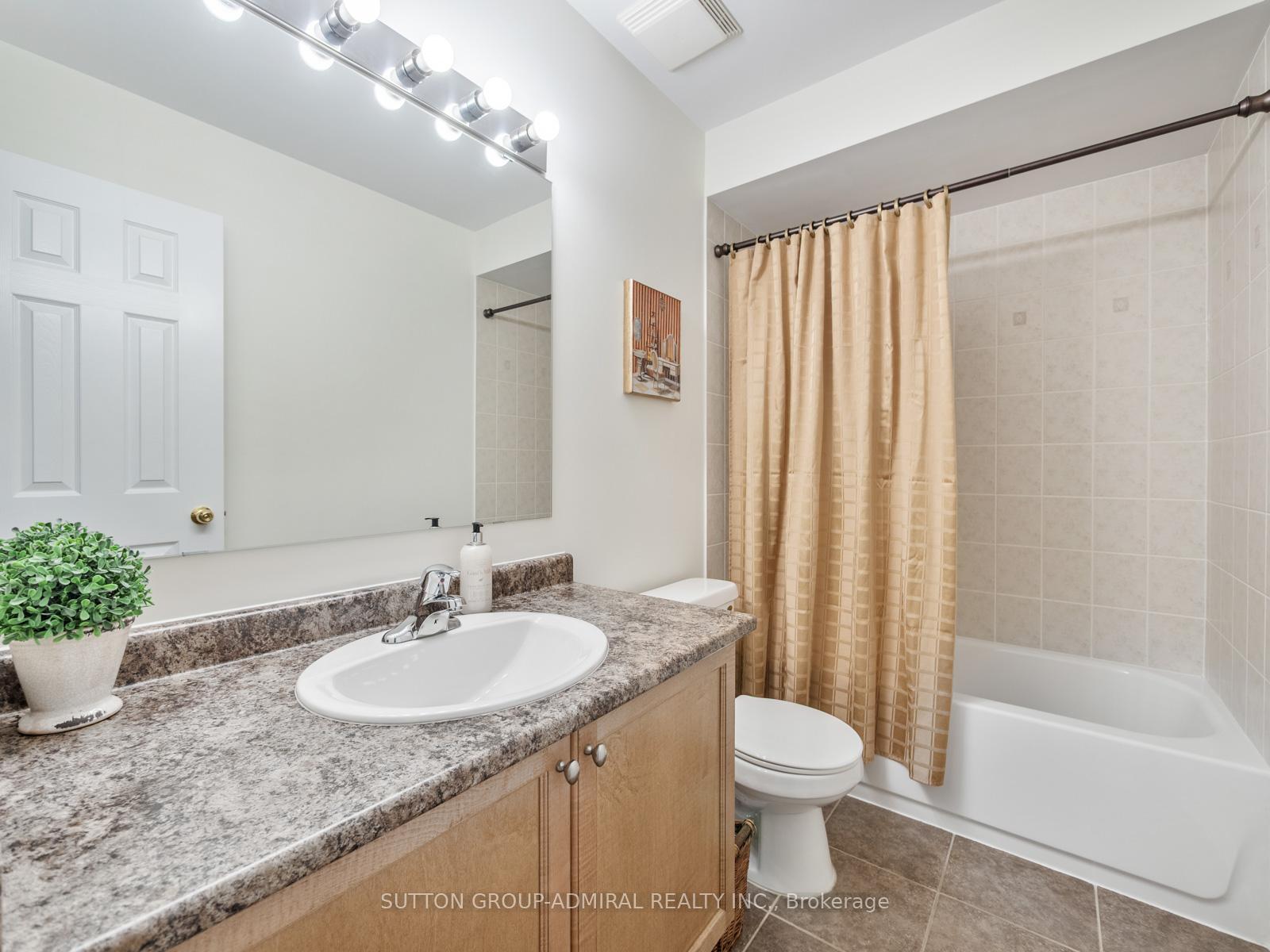 Photo 42 of 23 Kerr Lane, Aurora, Bayview Northeast — HOMEH