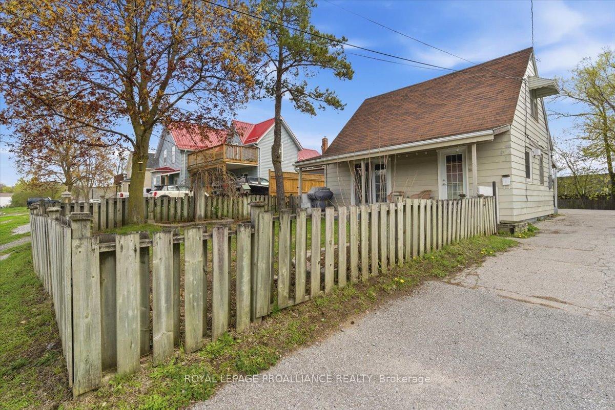 Photo 2 of 61 Delaney Street, Quinte West, Trenton Ward — HOMEH
