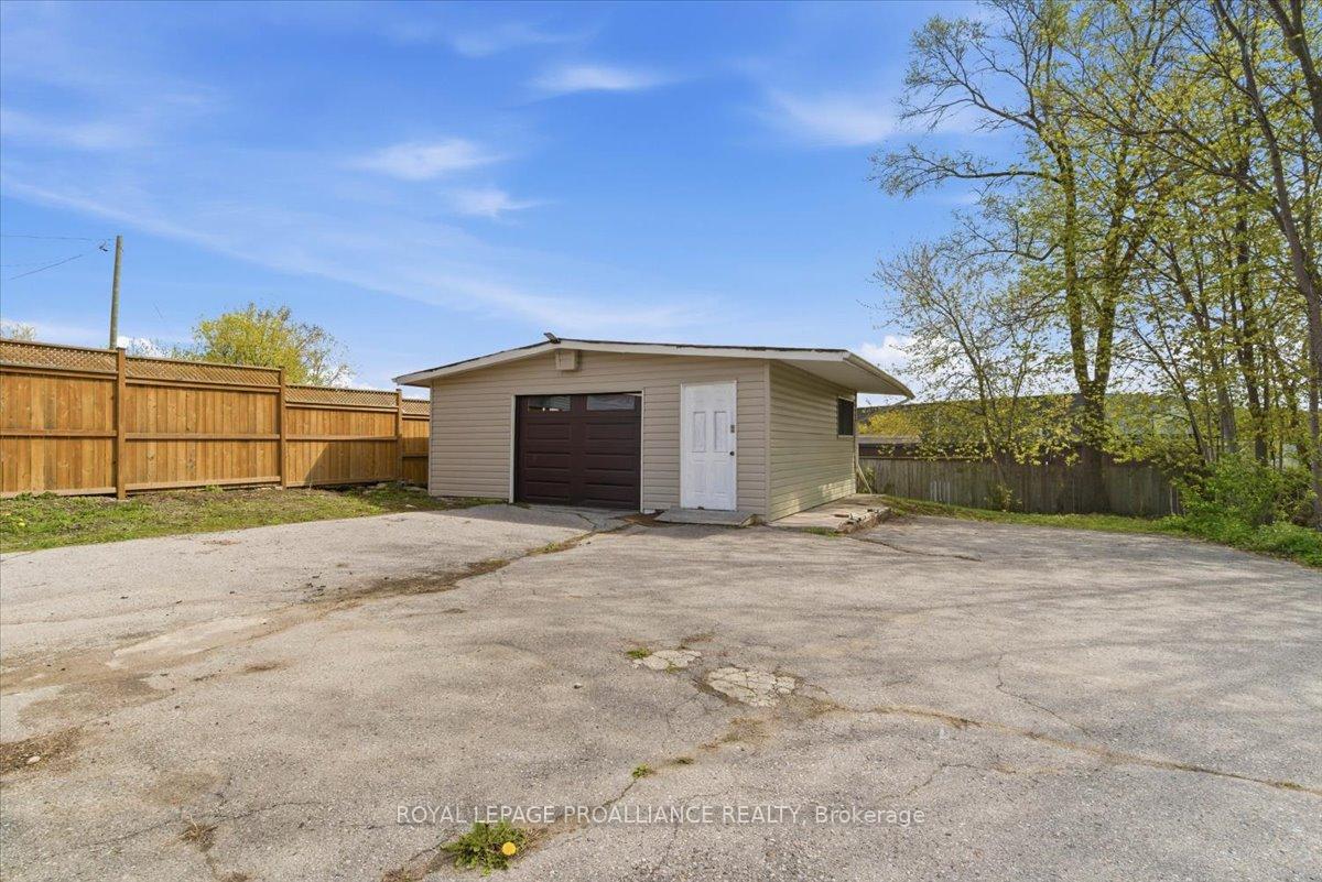 Photo 38 of 61 Delaney Street, Quinte West, Trenton Ward — HOMEH