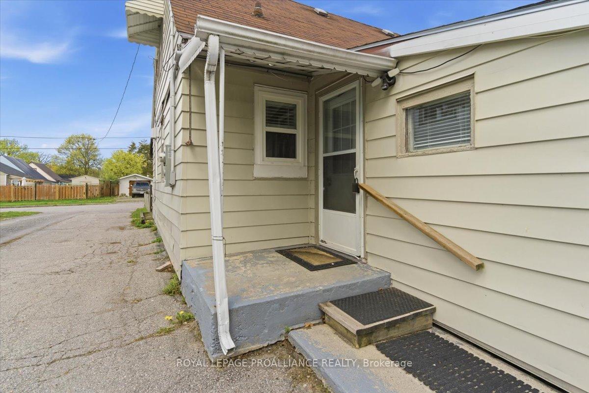 Photo 42 of 61 Delaney Street, Quinte West, Trenton Ward — HOMEH