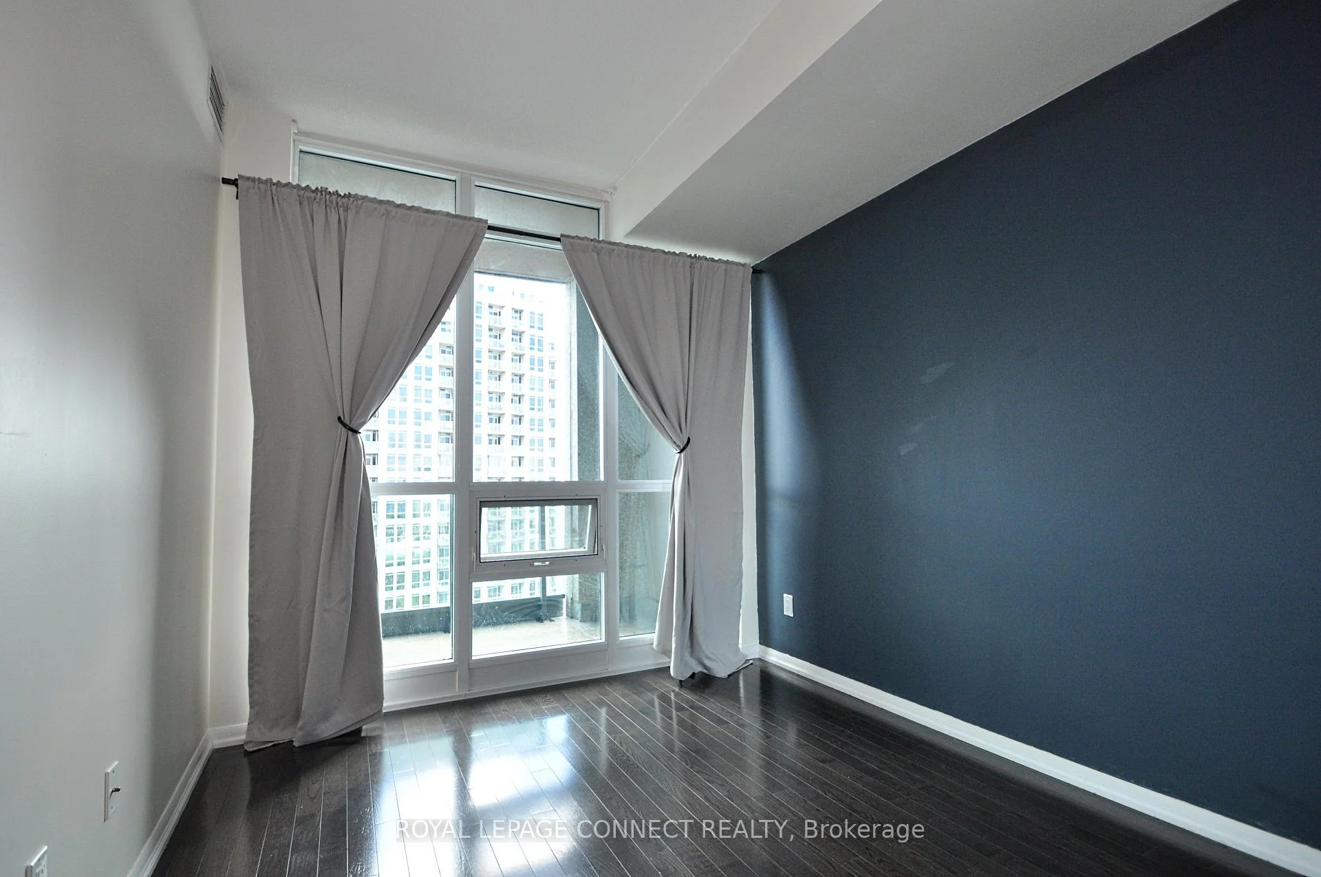 Photo 7 of Unit 2812, 215 Fort York Boulevard, Toronto, Niagara — HOMEH