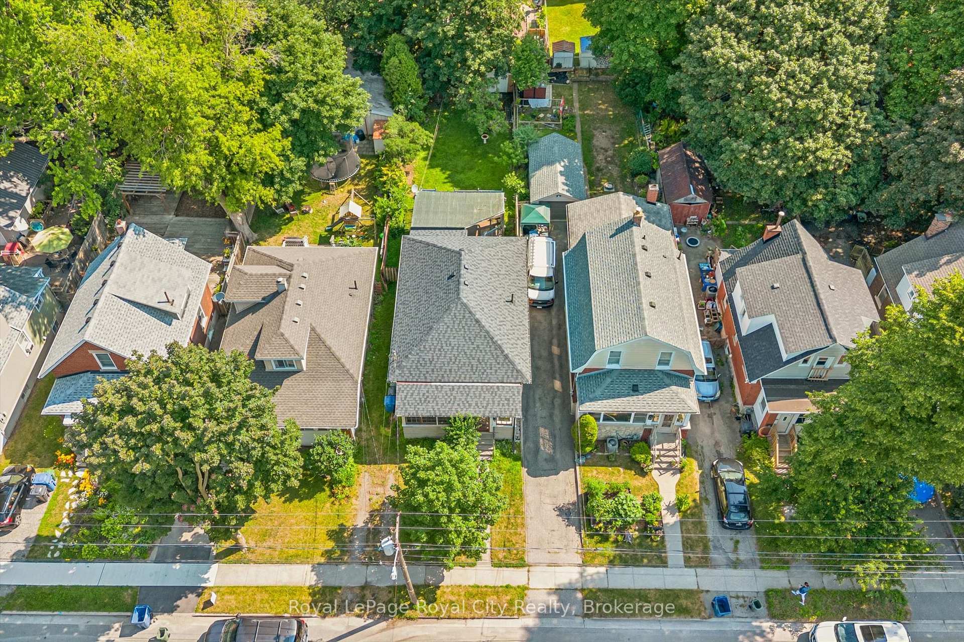 Photo 3 of 22 Boult Avenue, Guelph, St. Patrick's Ward — HOMEH