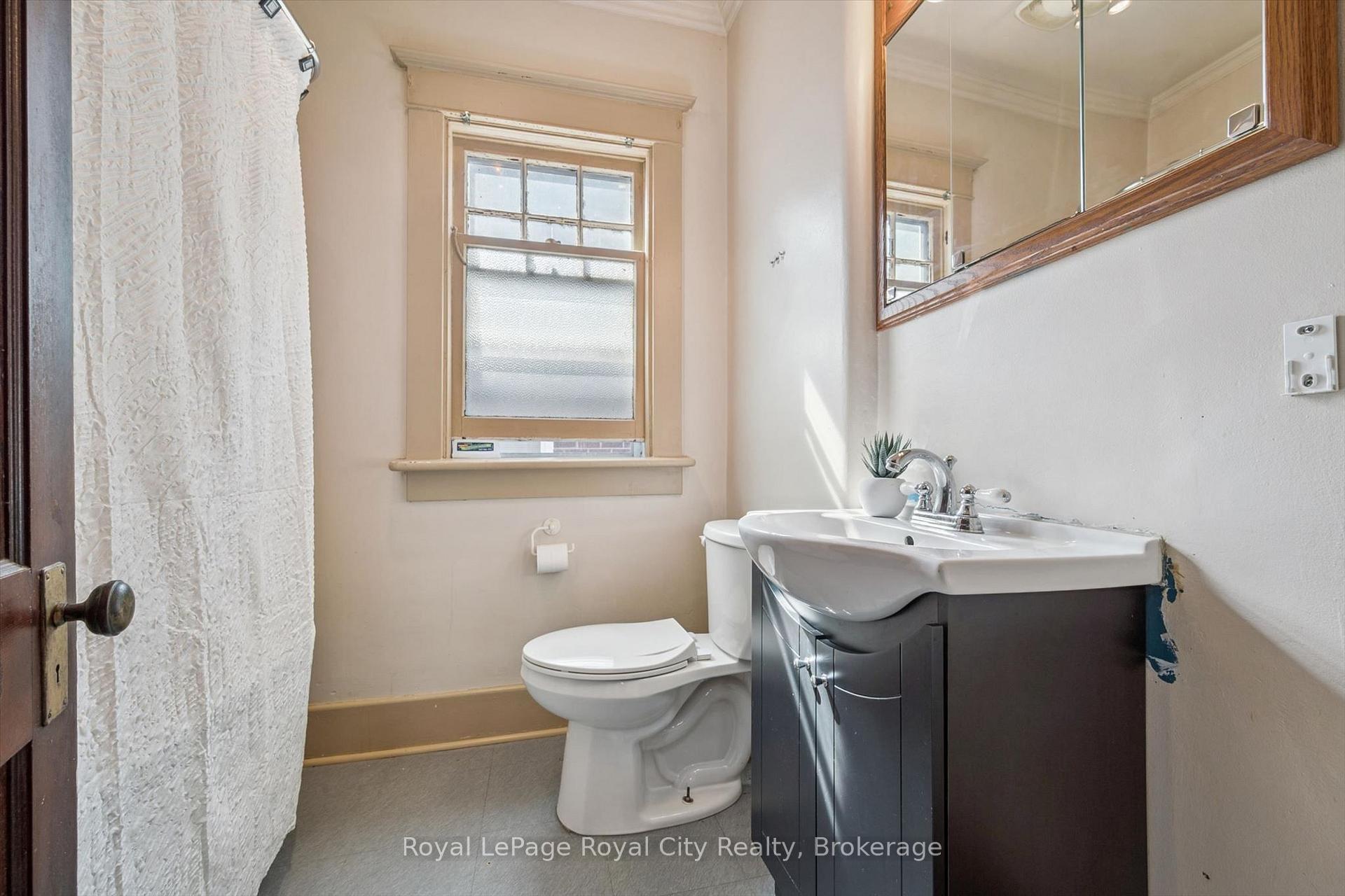 Photo 32 of 22 Boult Avenue, Guelph, St. Patrick's Ward — HOMEH