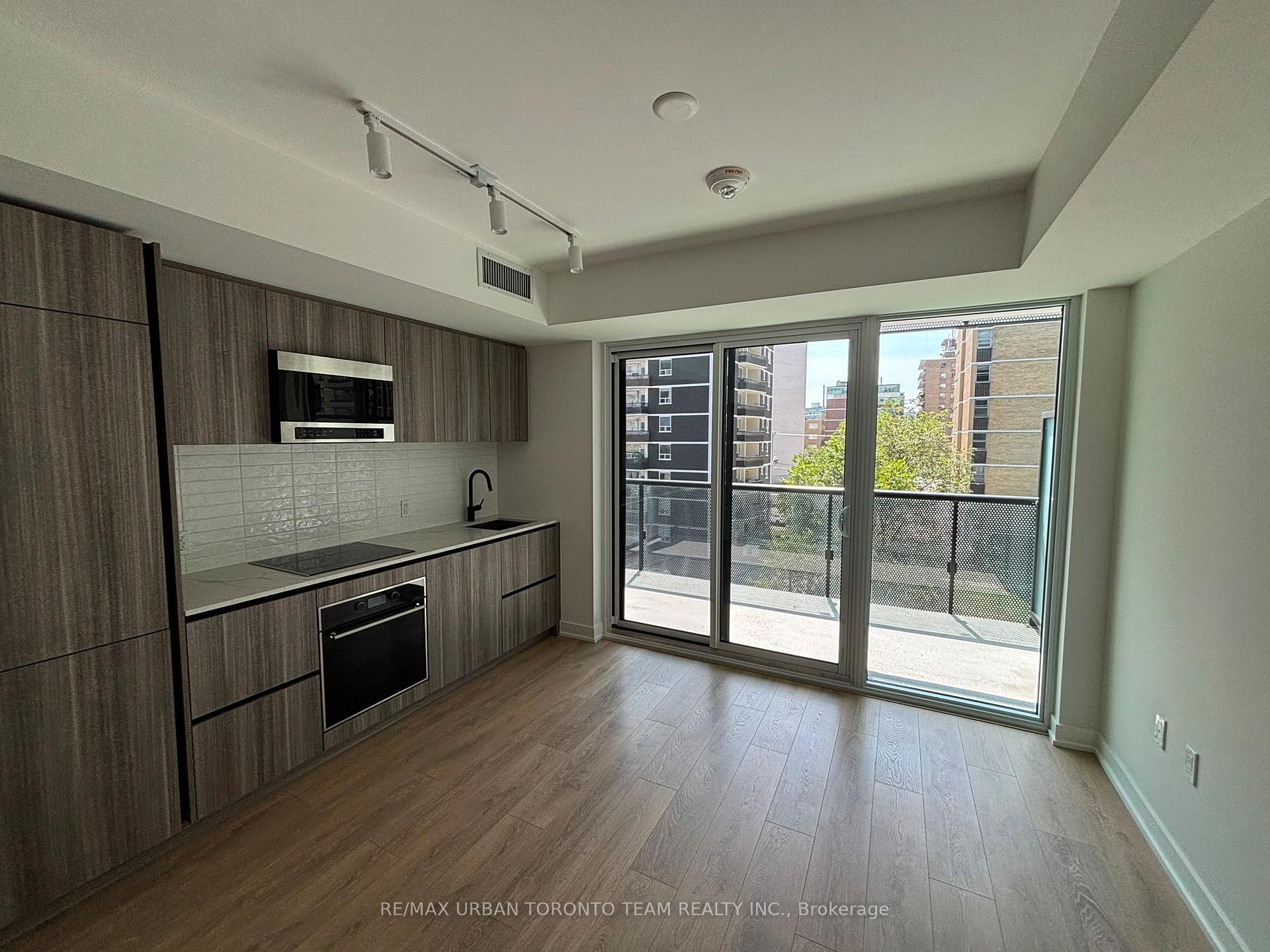 Photo 5 of Unit 413, 127 Broadway Avenue, Toronto, Mount Pleasant West — HOMEH
