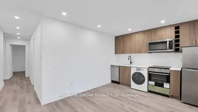 Photo 9 of Unit 31, 917 St Clair Avenue W, Toronto, Wychwood — HOMEH