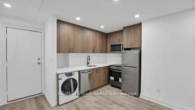 Photo 45 of Unit 31, 917 St Clair Avenue W, Toronto, Wychwood — HOMEH
