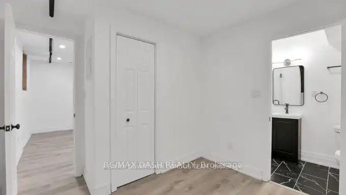 Photo 52 of Unit 31, 917 St Clair Avenue W, Toronto, Wychwood — HOMEH
