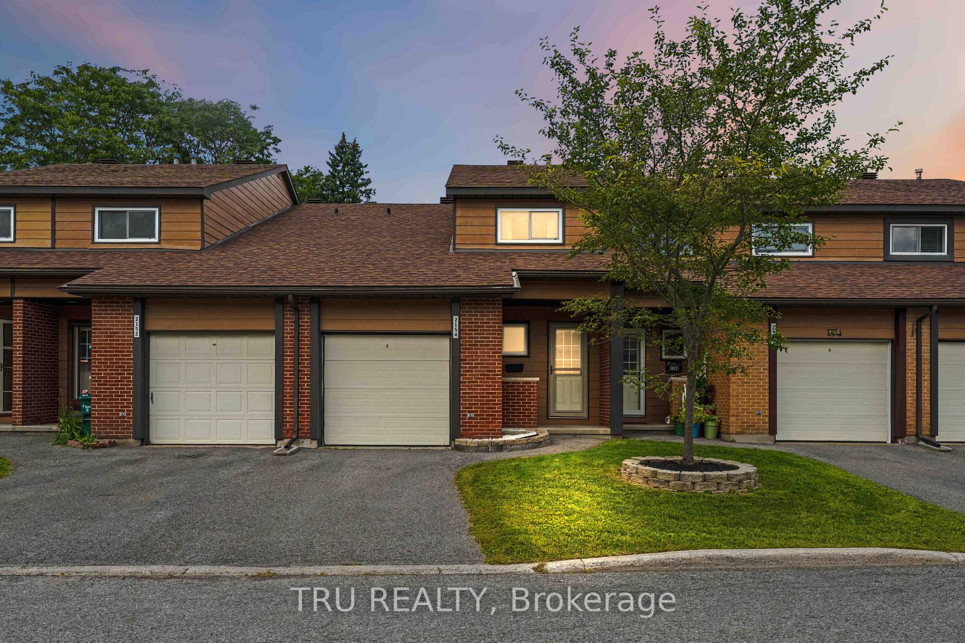 Photo 2 of 2154 Orient Park Drive, Ottawa, Blackburn Hamlet (South) — HOMEH