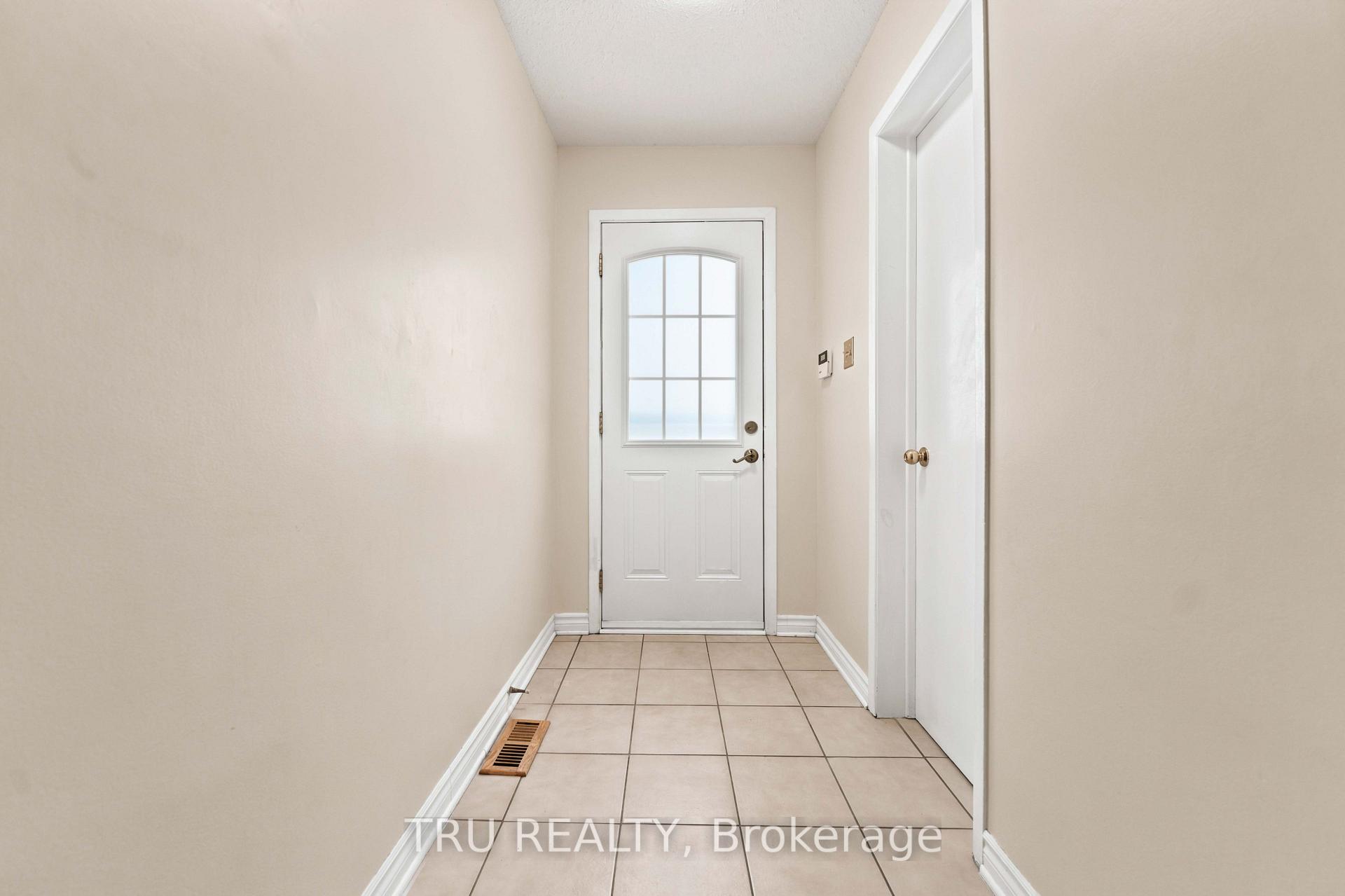 Photo 3 of 2154 Orient Park Drive, Ottawa, Blackburn Hamlet (South) — HOMEH