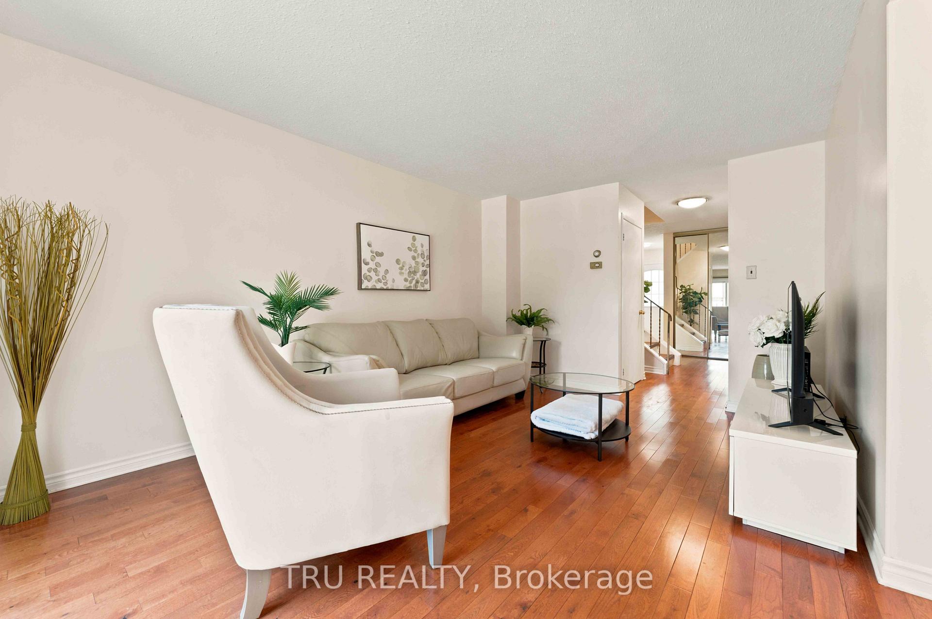 Photo 9 of 2154 Orient Park Drive, Ottawa, Blackburn Hamlet (South) — HOMEH
