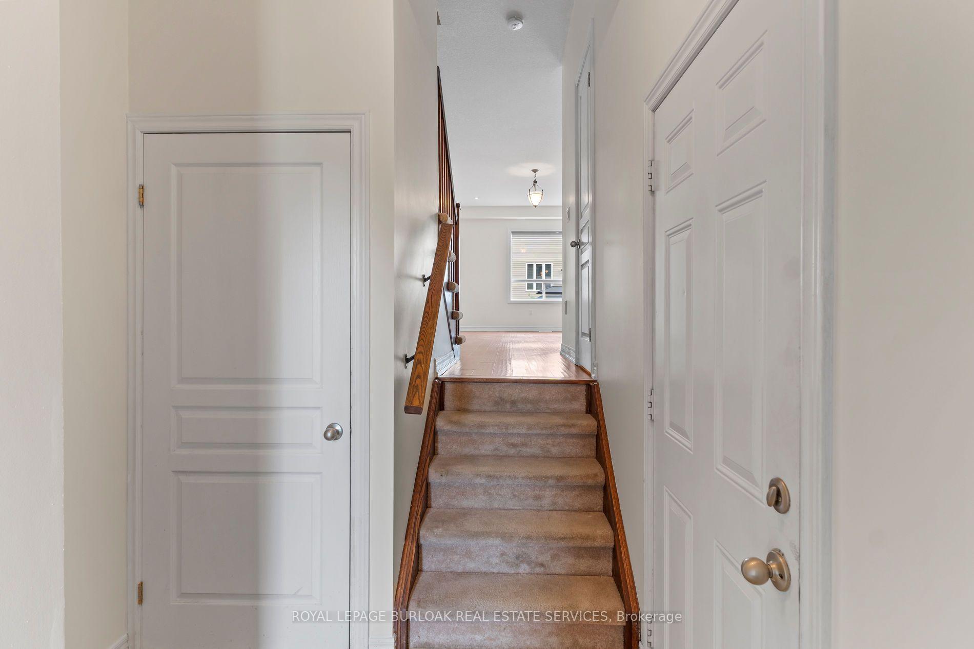 Photo 3 of 5055 Alyssa Drive, Lincoln, Beamsville — HOMEH