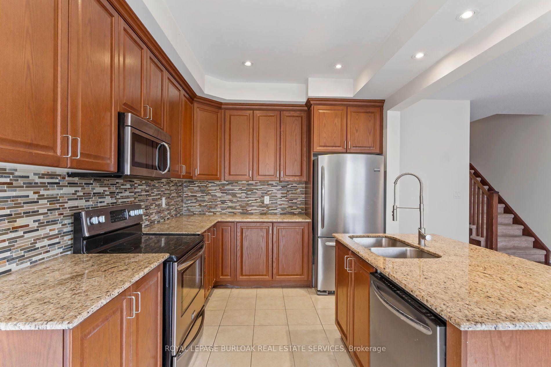 Photo 12 of 5055 Alyssa Drive, Lincoln, Beamsville — HOMEH