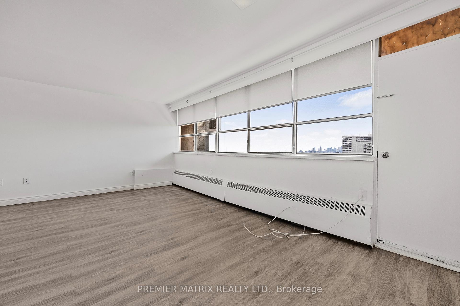 Photo 4 of Unit 1807, 65 Thorncliffe Park Drive, Toronto, Thorncliffe Park — HOMEH
