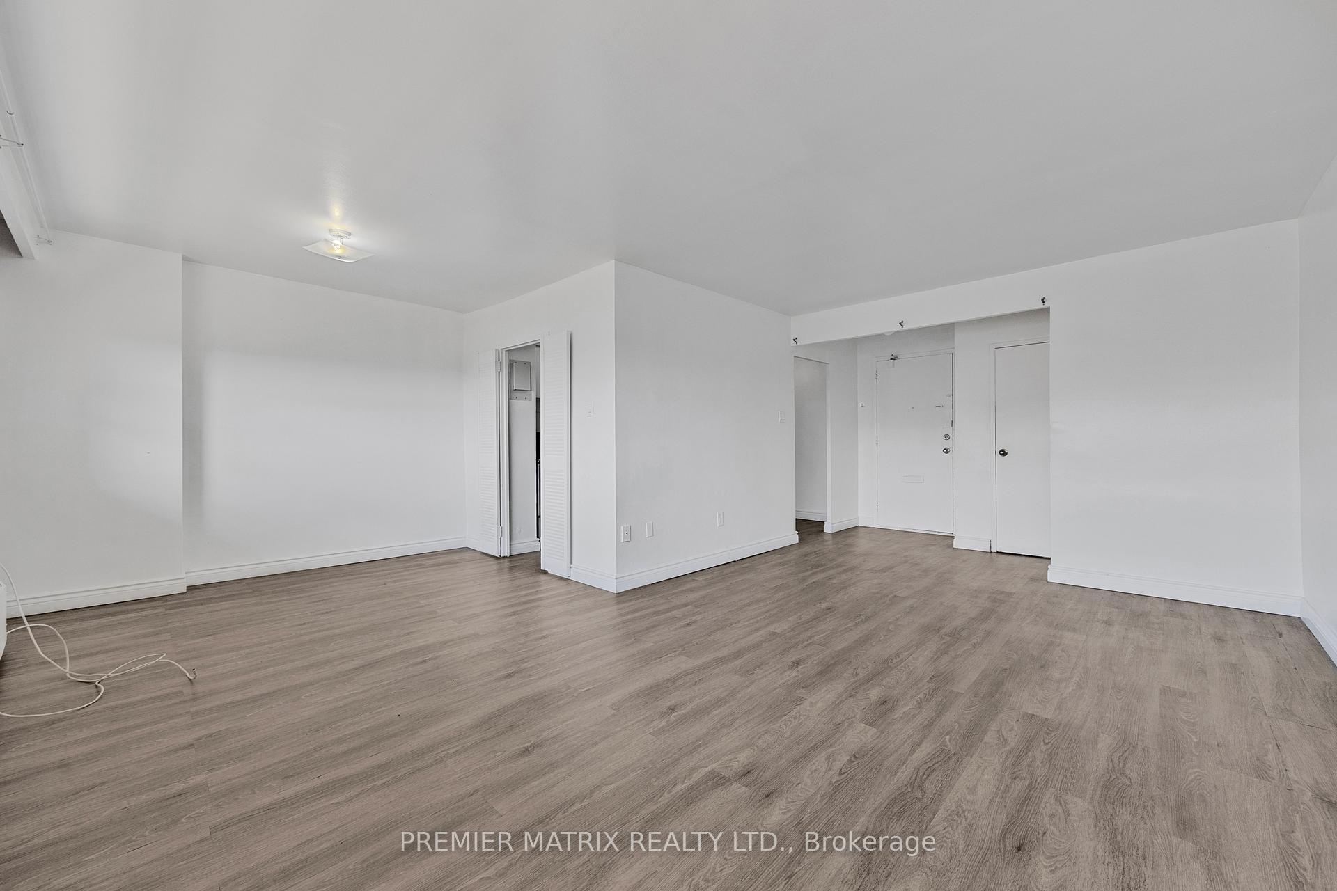Photo 6 of Unit 1807, 65 Thorncliffe Park Drive, Toronto, Thorncliffe Park — HOMEH