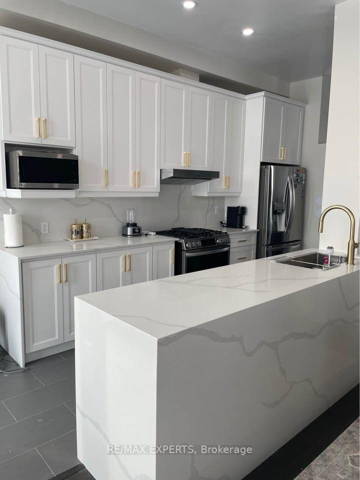 Photo 4 of 59 Cornell Park Avenue, Markham, Cornell — HOMEH