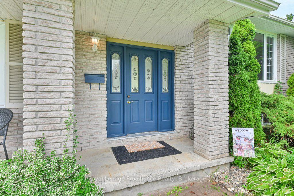 Photo 7 of 8 Panter Circle, Belleville, Belleville Ward — HOMEH