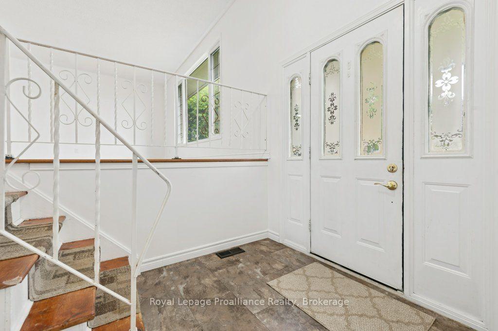 Photo 10 of 8 Panter Circle, Belleville, Belleville Ward — HOMEH