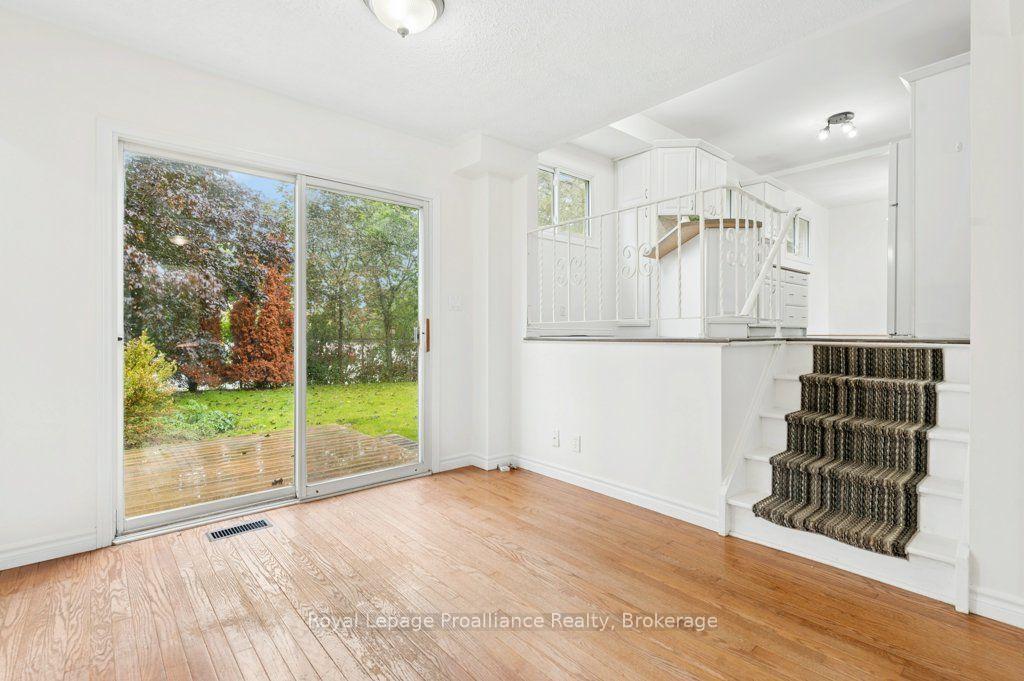 Photo 23 of 8 Panter Circle, Belleville, Belleville Ward — HOMEH