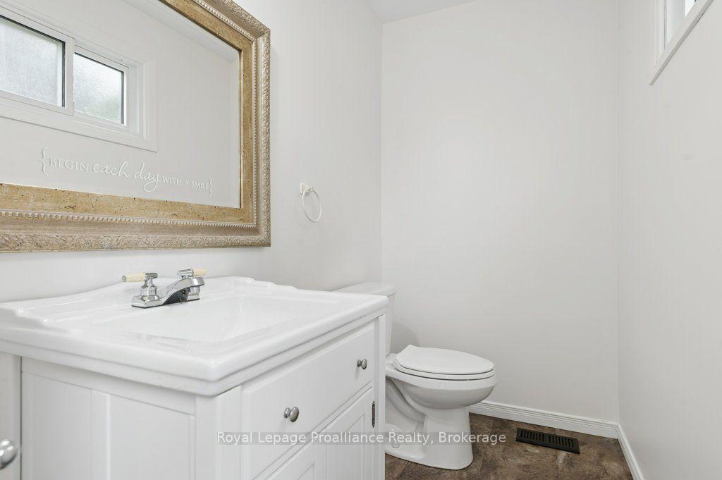 Photo 25 of 8 Panter Circle, Belleville, Belleville Ward — HOMEH
