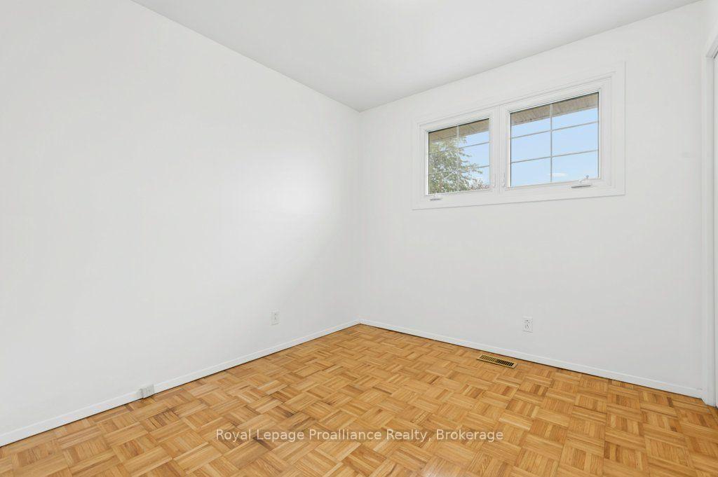 Photo 30 of 8 Panter Circle, Belleville, Belleville Ward — HOMEH