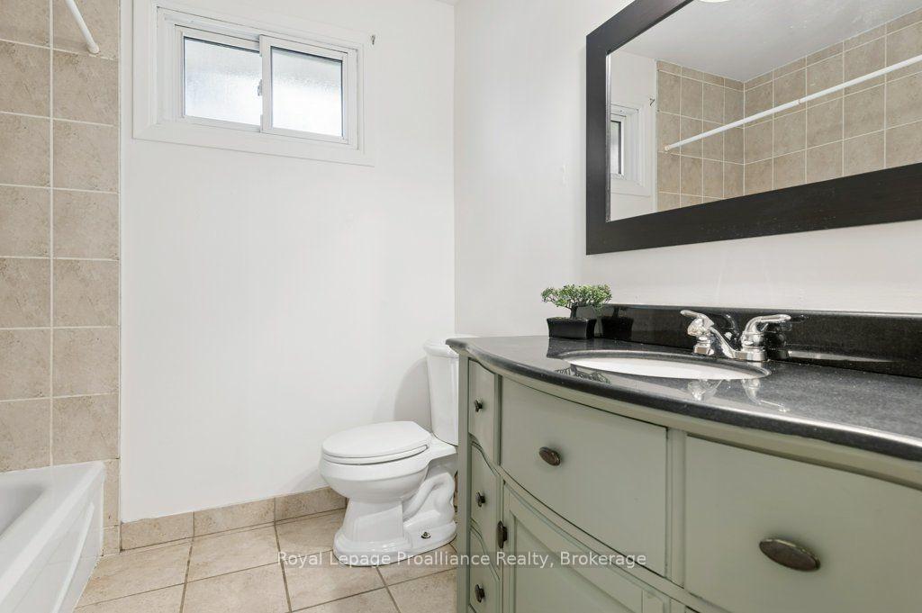Photo 27 of 8 Panter Circle, Belleville, Belleville Ward — HOMEH