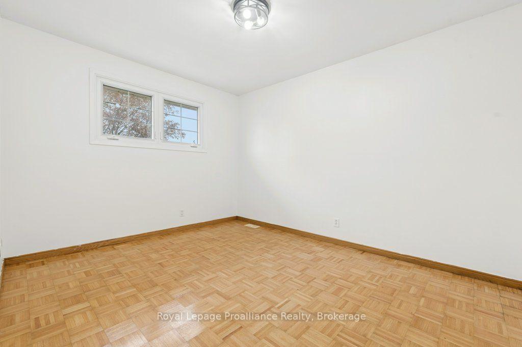 Photo 31 of 8 Panter Circle, Belleville, Belleville Ward — HOMEH