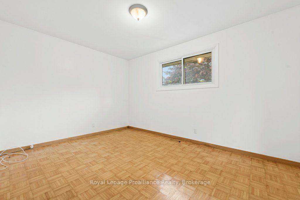 Photo 29 of 8 Panter Circle, Belleville, Belleville Ward — HOMEH
