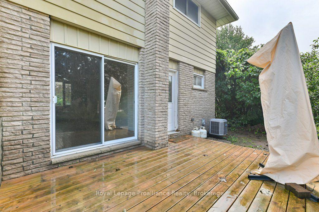 Photo 38 of 8 Panter Circle, Belleville, Belleville Ward — HOMEH