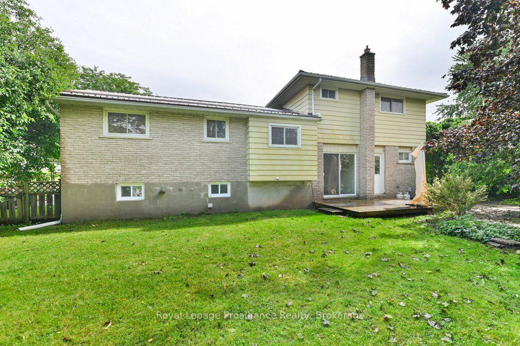Photo 42 of 8 Panter Circle, Belleville, Belleville Ward — HOMEH