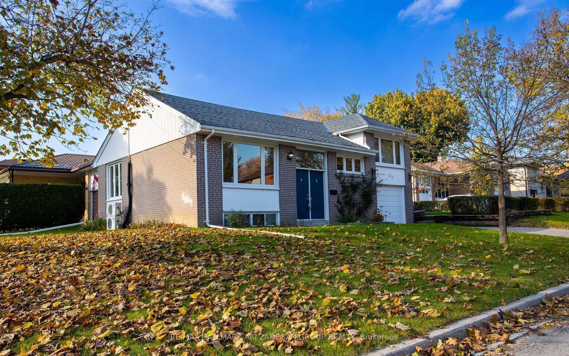 Photo 1 of 210 Harrygan Crescent, Richmond Hill, Mill Pond — HOMEH