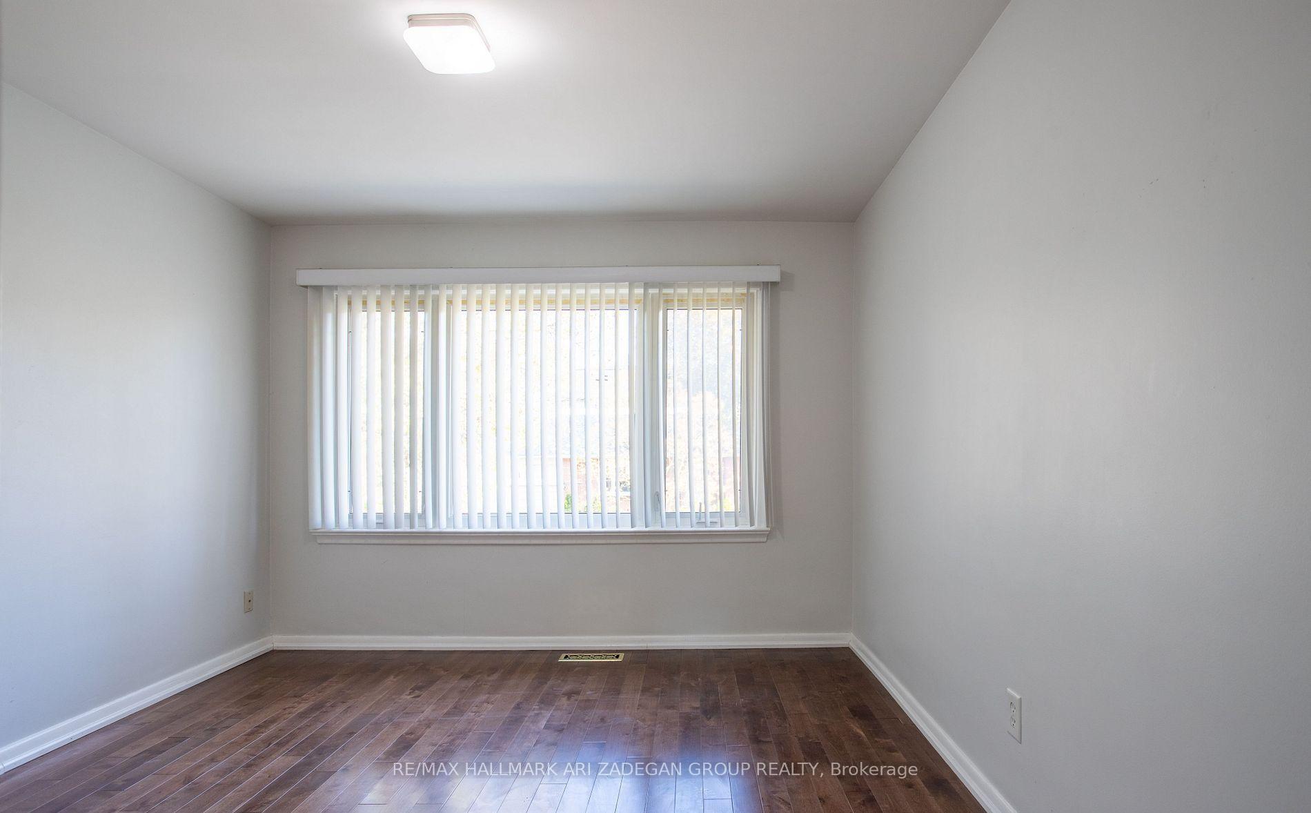Photo 14 of 210 Harrygan Crescent, Richmond Hill, Mill Pond — HOMEH