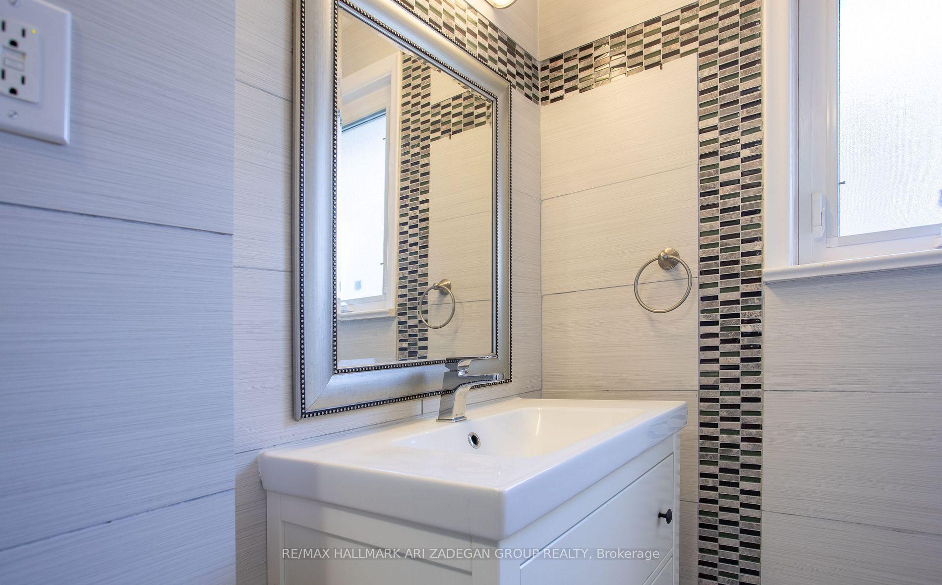 Photo 15 of 210 Harrygan Crescent, Richmond Hill, Mill Pond — HOMEH