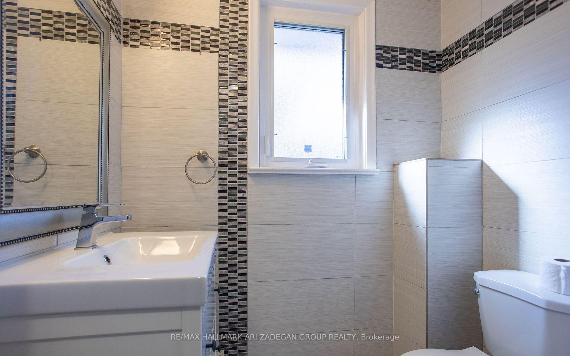 Photo 17 of 210 Harrygan Crescent, Richmond Hill, Mill Pond — HOMEH