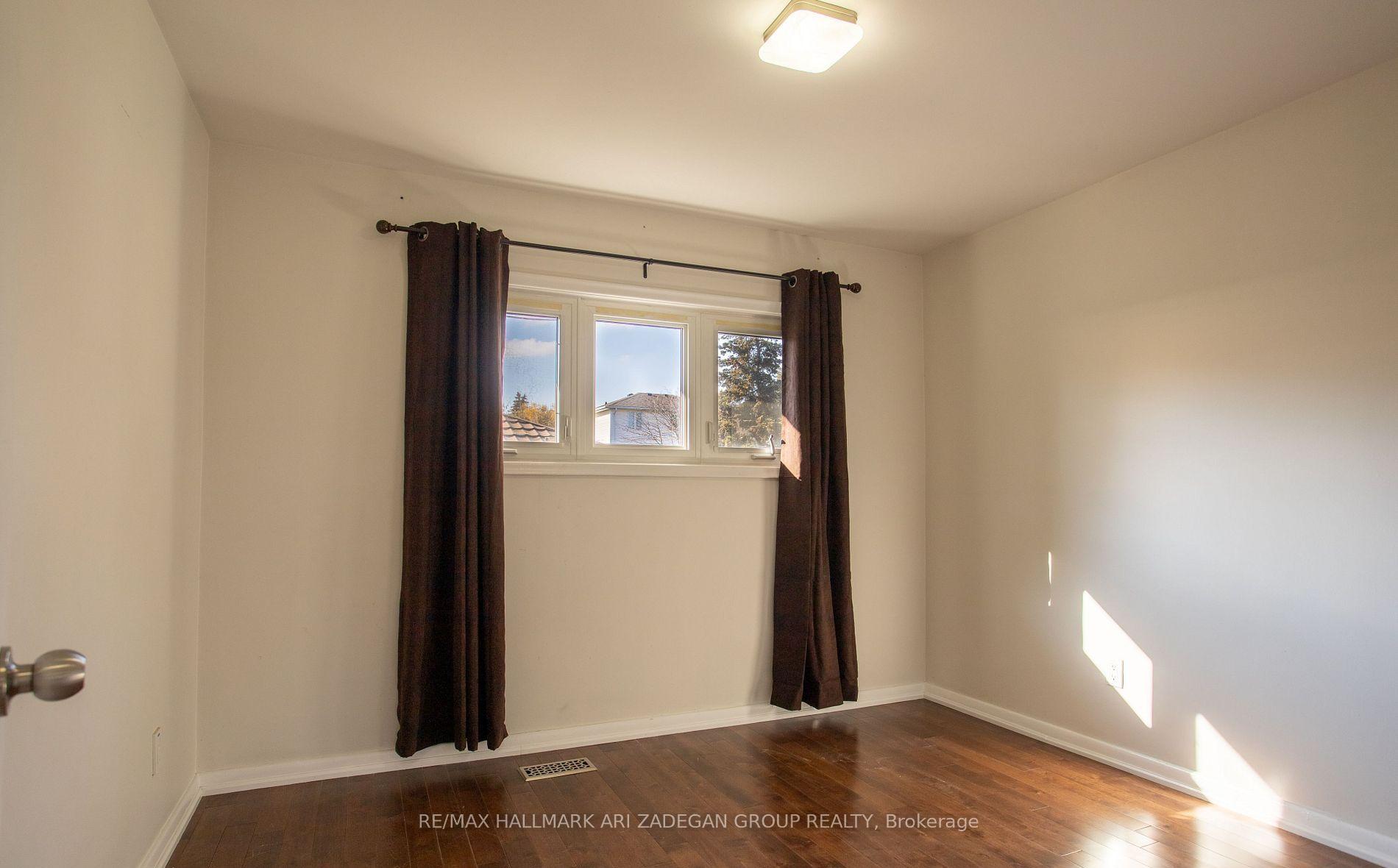 Photo 20 of 210 Harrygan Crescent, Richmond Hill, Mill Pond — HOMEH