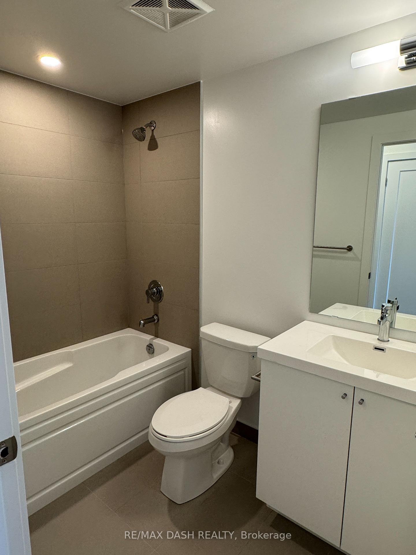 Photo 4 of Unit 736, 2545 Simcoe Street N, Oshawa, Windfields — HOMEH