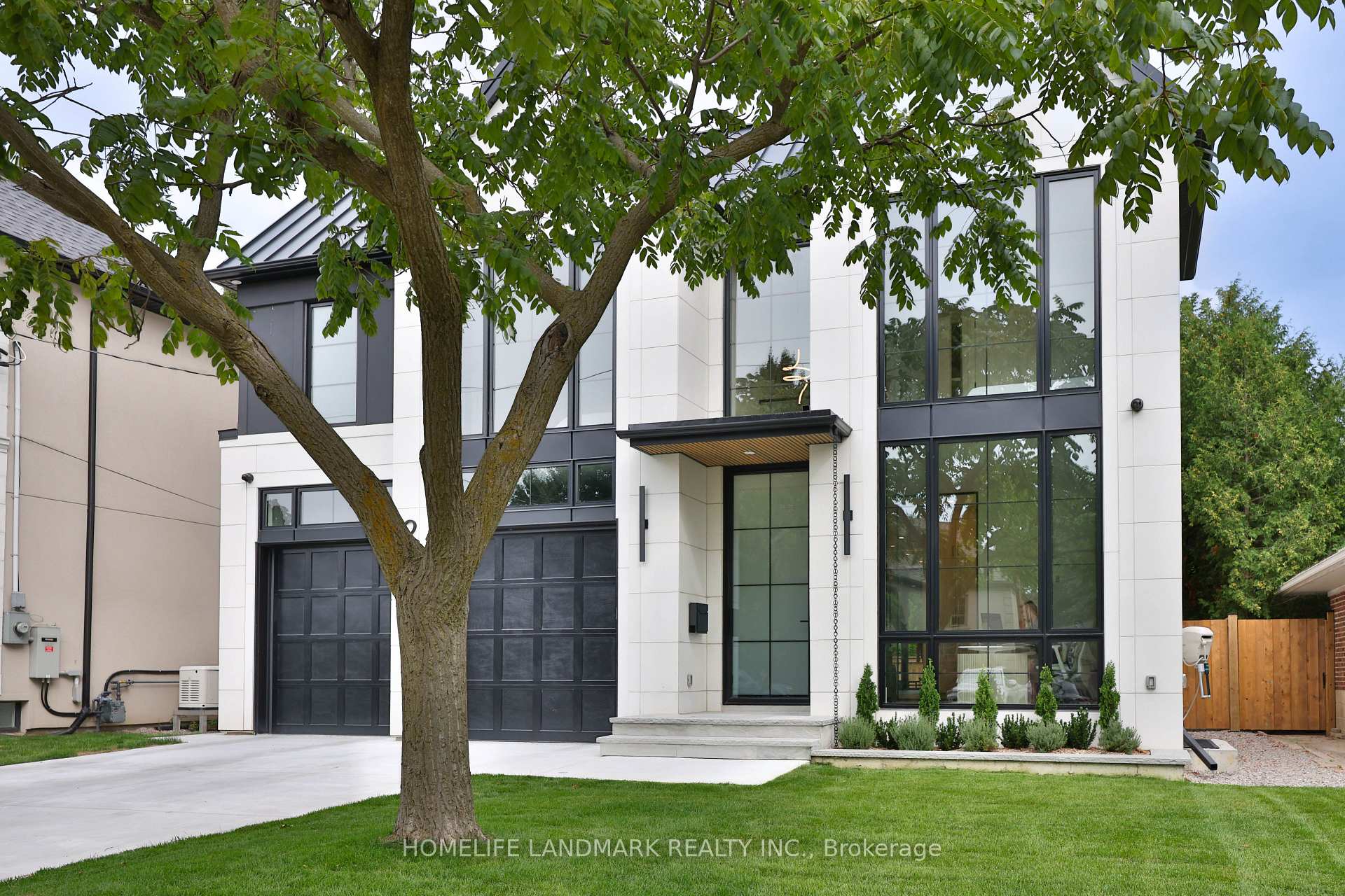 Photo 3 of 12 Bernice Avenue, Etobicoke, Stonegate-Queensway — HOMEH