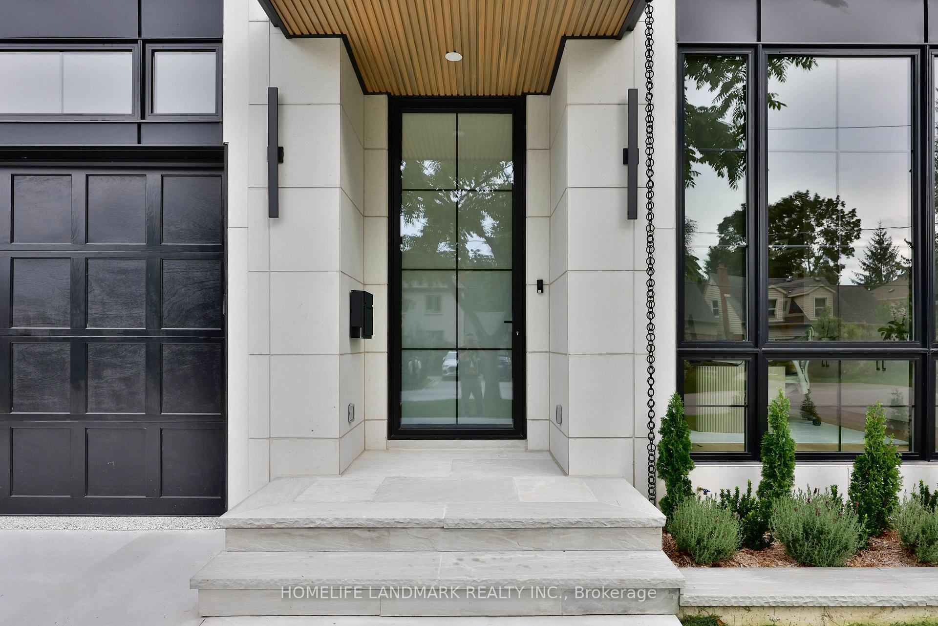 Photo 5 of 12 Bernice Avenue, Etobicoke, Stonegate-Queensway — HOMEH