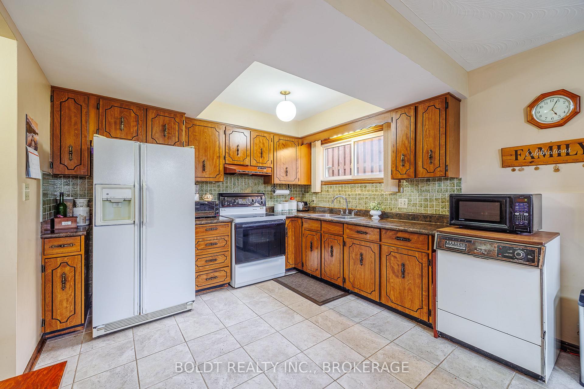 Photo 24 of 17 Chatham Road, St. Catharines, Carlton/Bunting — HOMEH