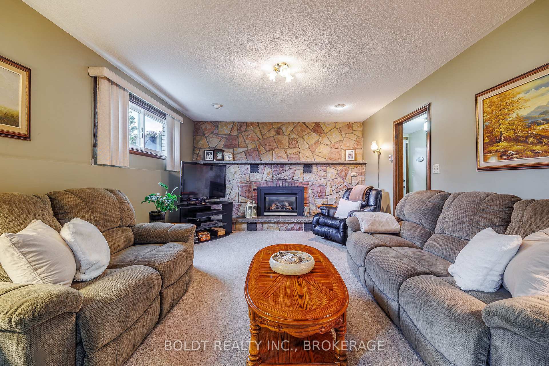 Photo 25 of 17 Chatham Road, St. Catharines, Carlton/Bunting — HOMEH