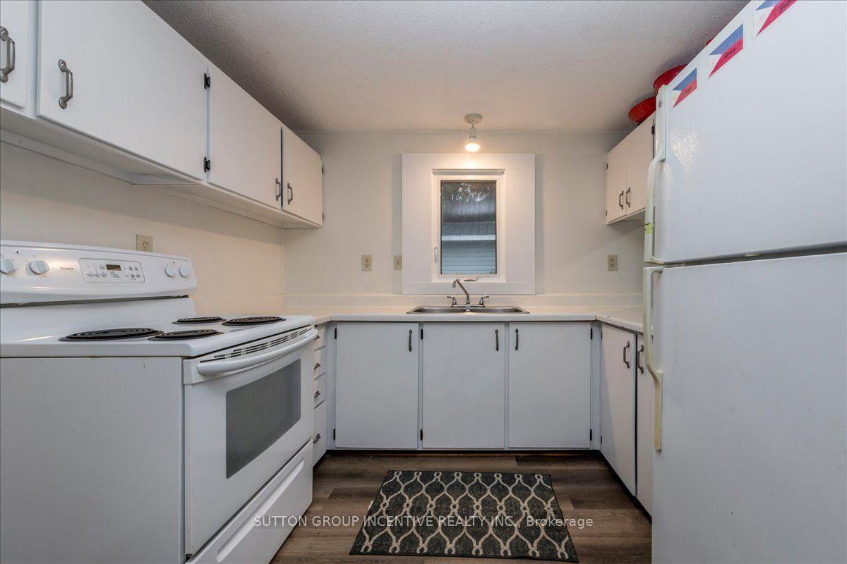 Photo 10 of 159 Toronto Street, Bracebridge — HOMEH